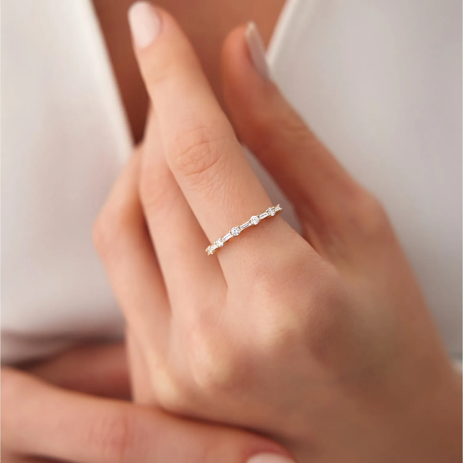 14k Baguette and Round Diamond Alternating Ring
