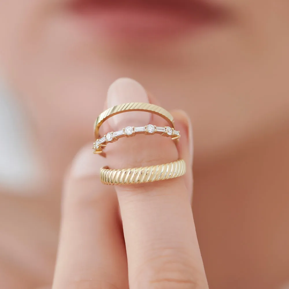 14k Baguette and Round Diamond Alternating Ring