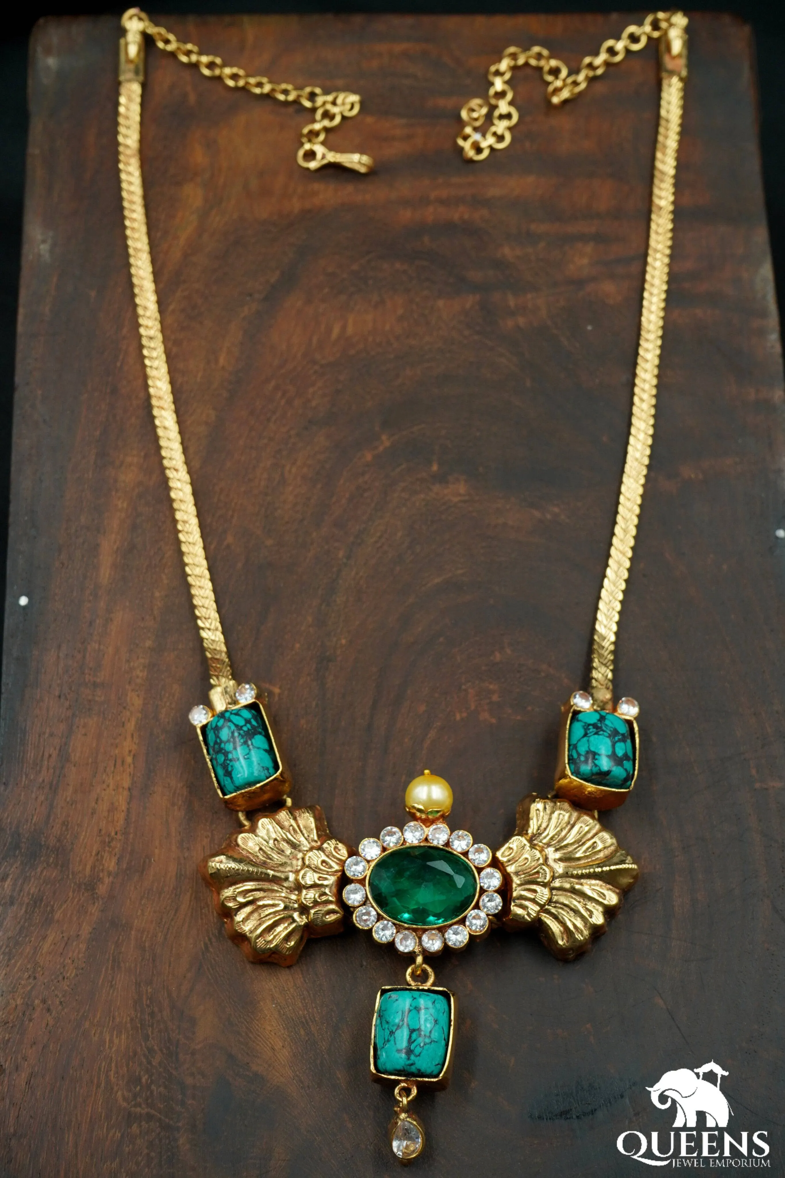 ADITI NECKLACE