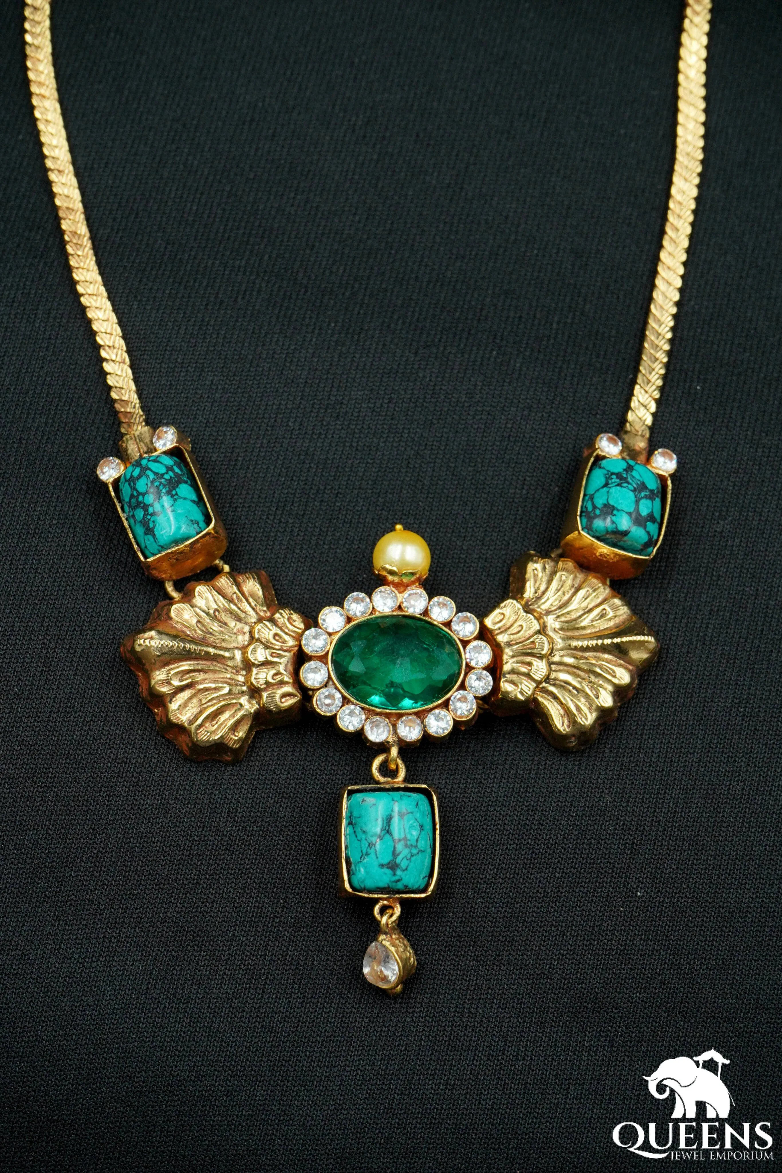 ADITI NECKLACE