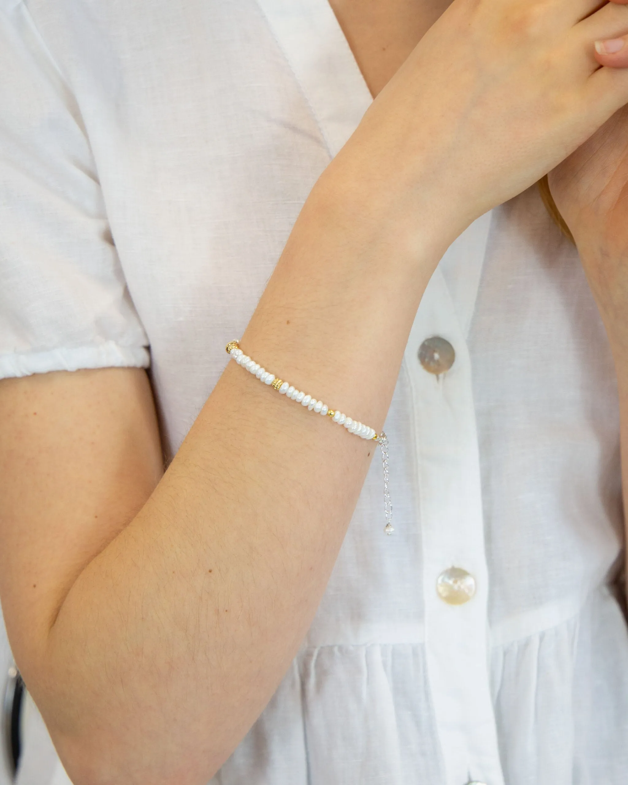 Banyan Freshwater Pearl Bracelet with Multi-Sized Gold Plated Beads