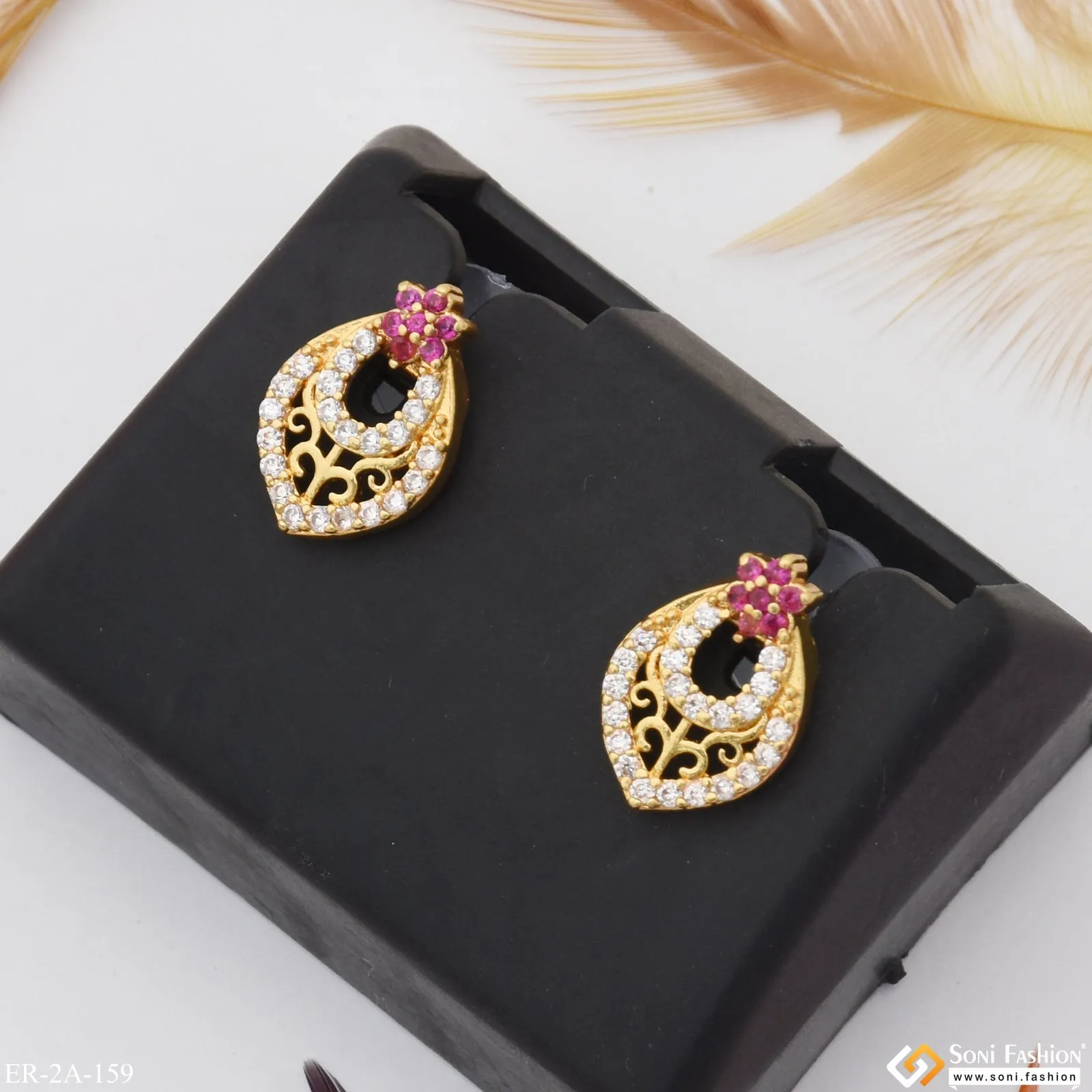 Chic Design Sparkling Design Gold Plated Earrings for Ladies - Style A159