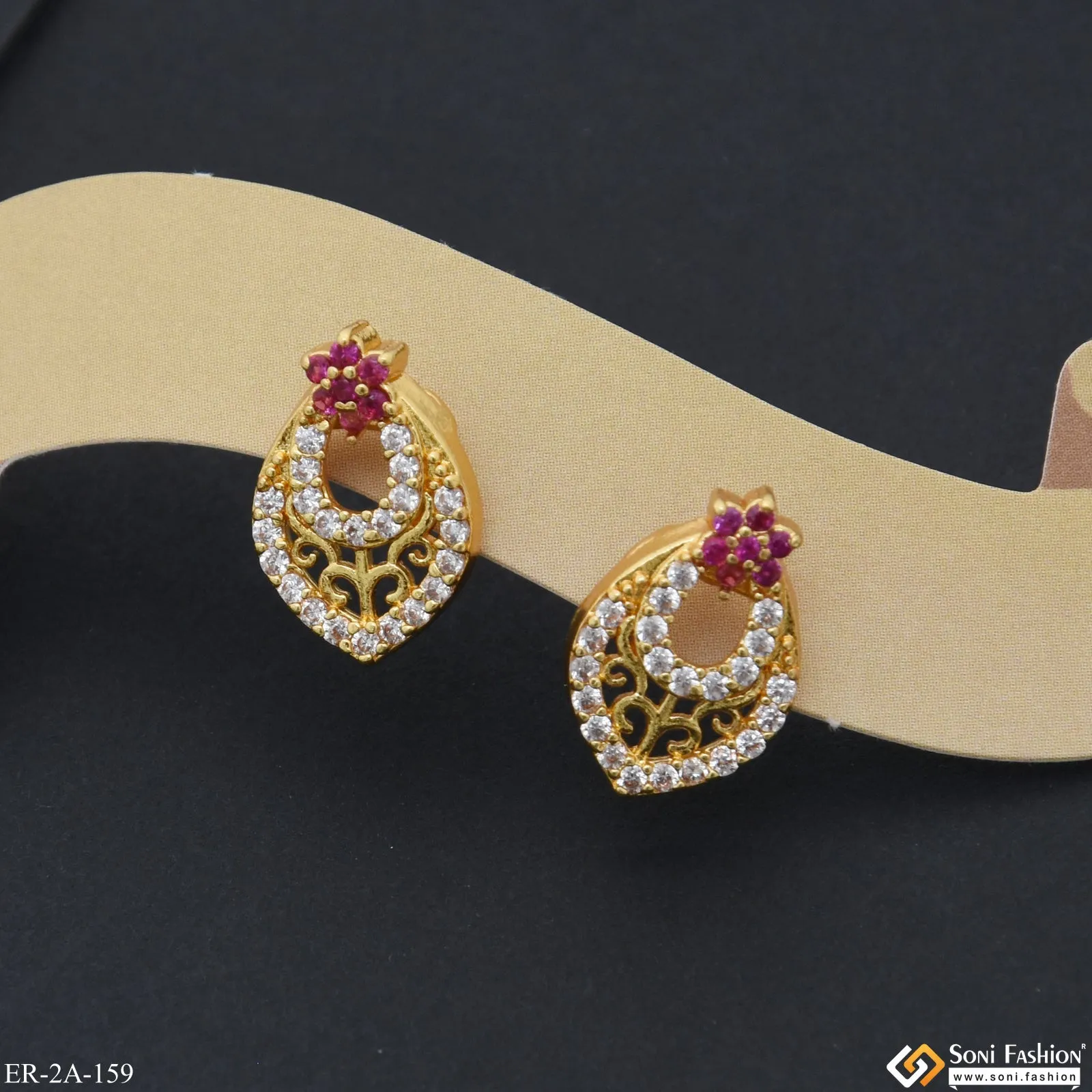 Chic Design Sparkling Design Gold Plated Earrings for Ladies - Style A159