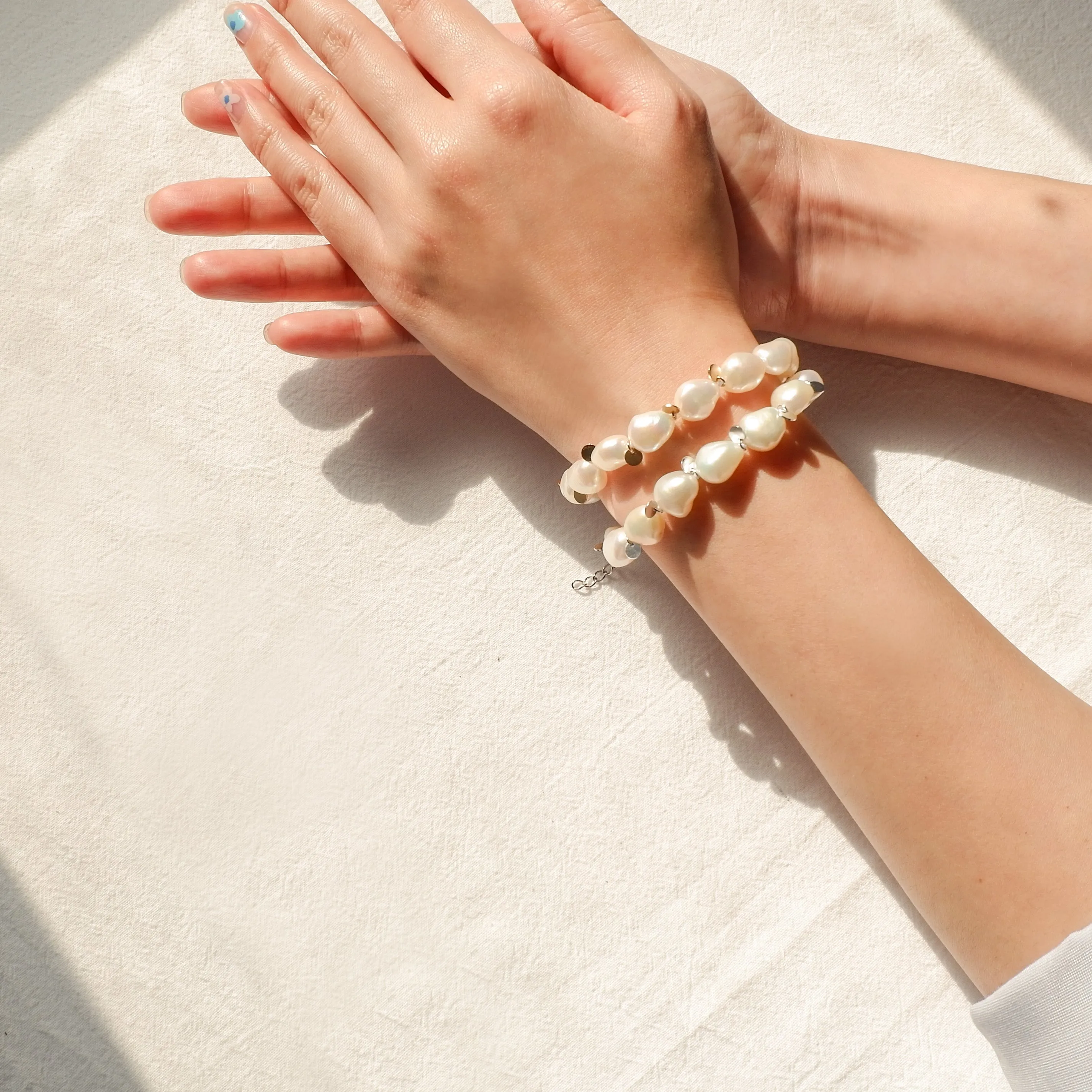 LUNA PEARL BRACELET