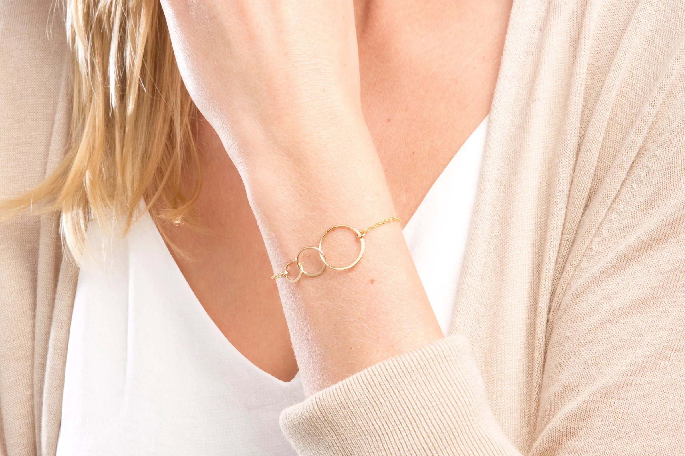 Modern Three Circle Link Bracelet - Minimalist - CG421B. Starts at