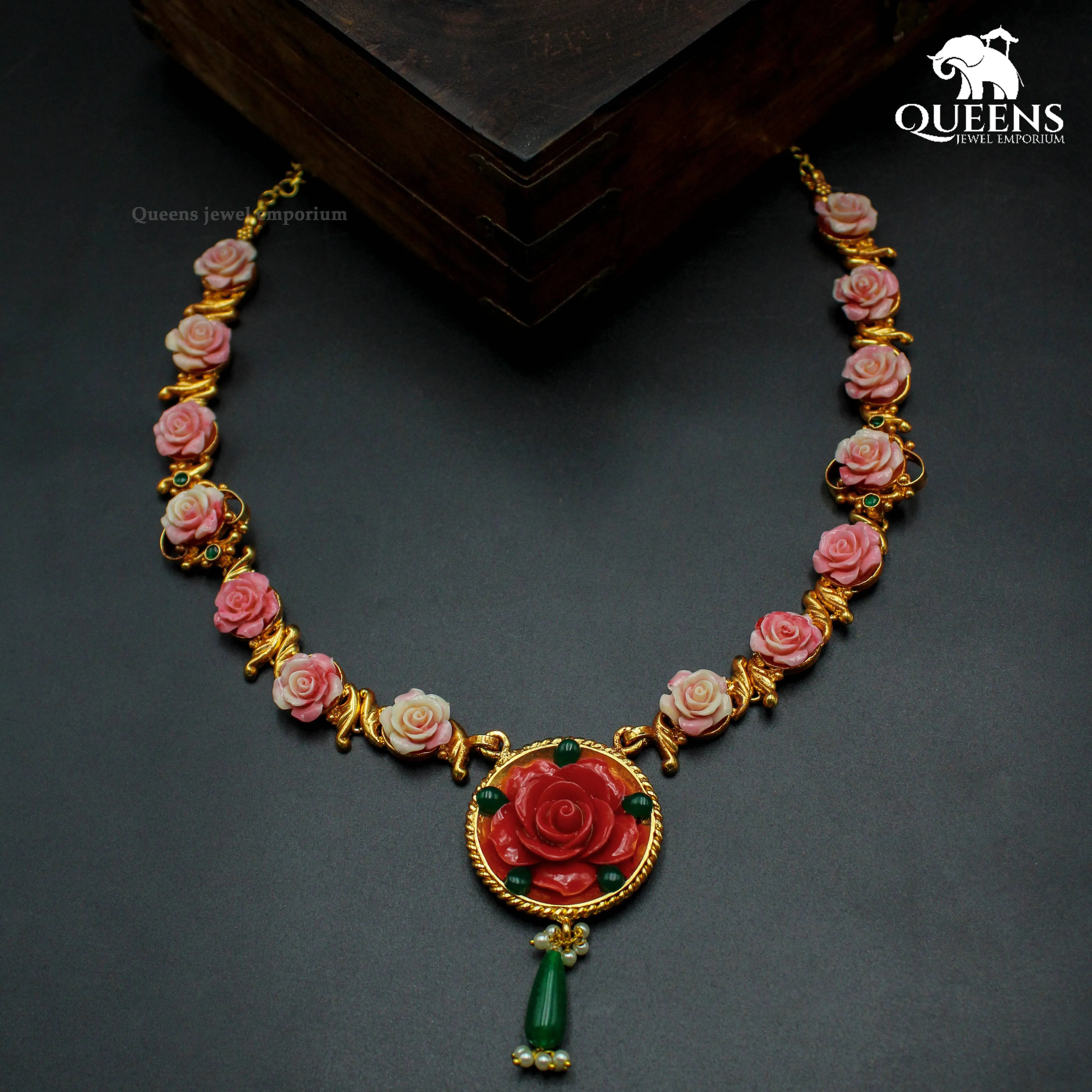PANINEER NECKLACE
