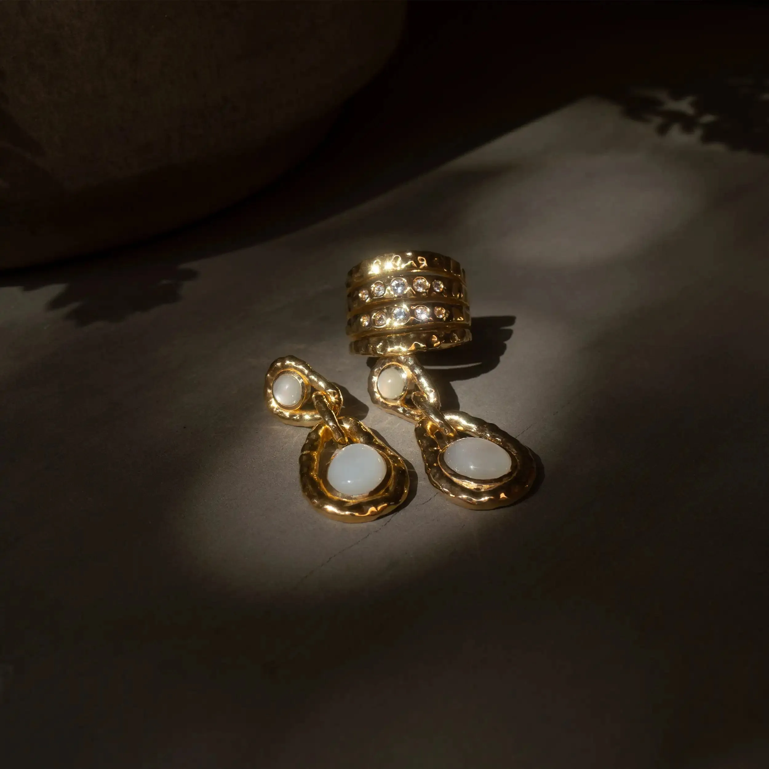 Topaz Claw Ear Cuff